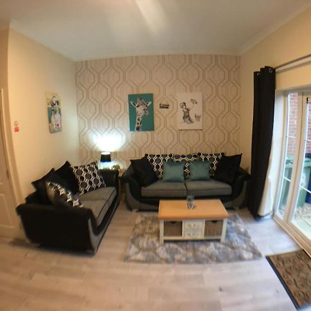 Very Large House, 6 Beds, 4 Bedrooms, 3 Bathrooms, 5 Smart Tv'S & Van Parking Boston Exterior foto