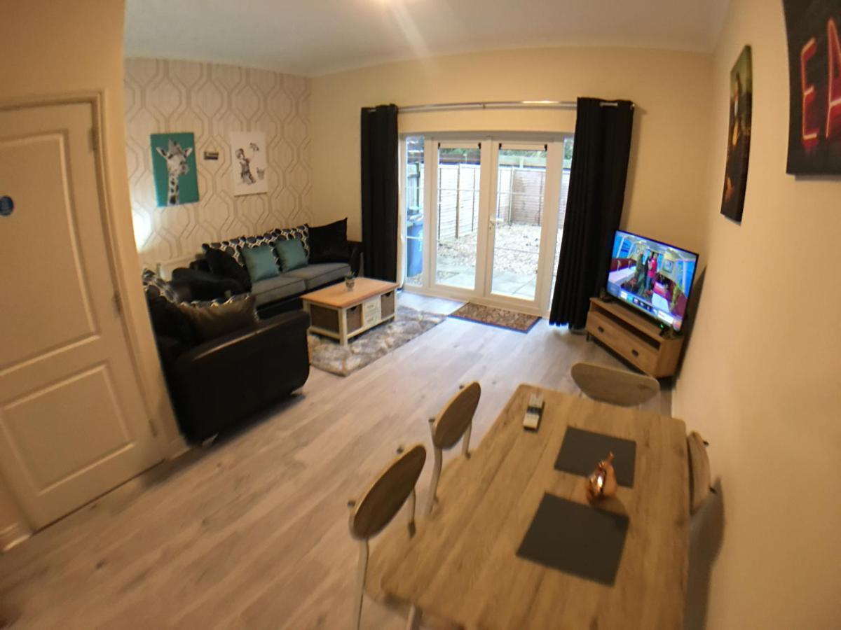 Very Large House, 6 Beds, 4 Bedrooms, 3 Bathrooms, 5 Smart Tv'S & Van Parking Boston Exterior foto
